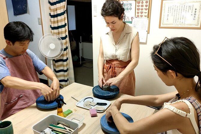 Osaka: Private Japanese Traditional Ceramics Experience - A pottery class with a local Osaka address