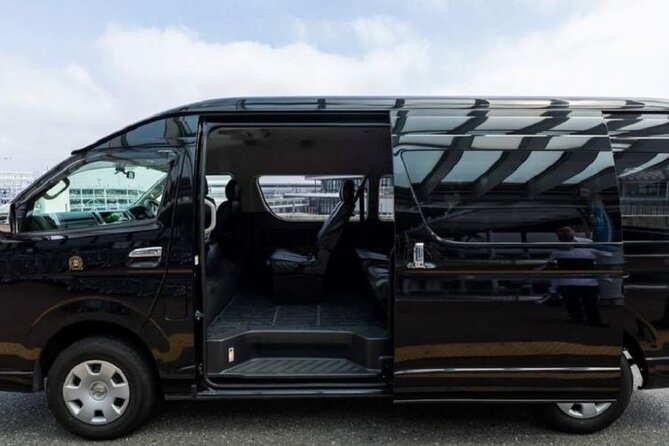 Osaka : Private One-way Transfers to/from Kansai Airport(KIX) - Airport arrival: the first hour in Osaka