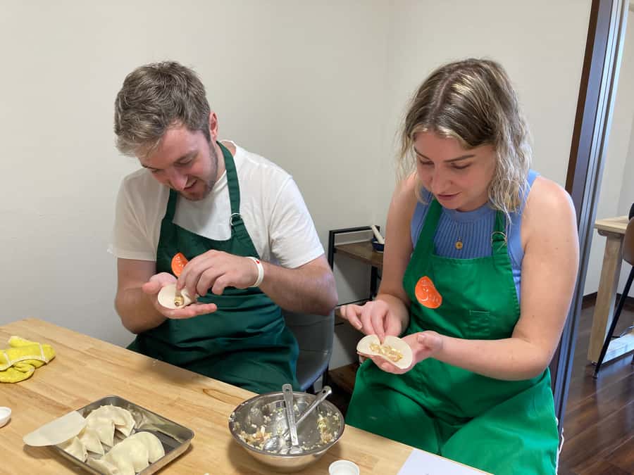 Osaka: Ramen and Gyoza Cooking Class in Dotonbori - Finding Cooking Sun Osaka Near Dotonbori