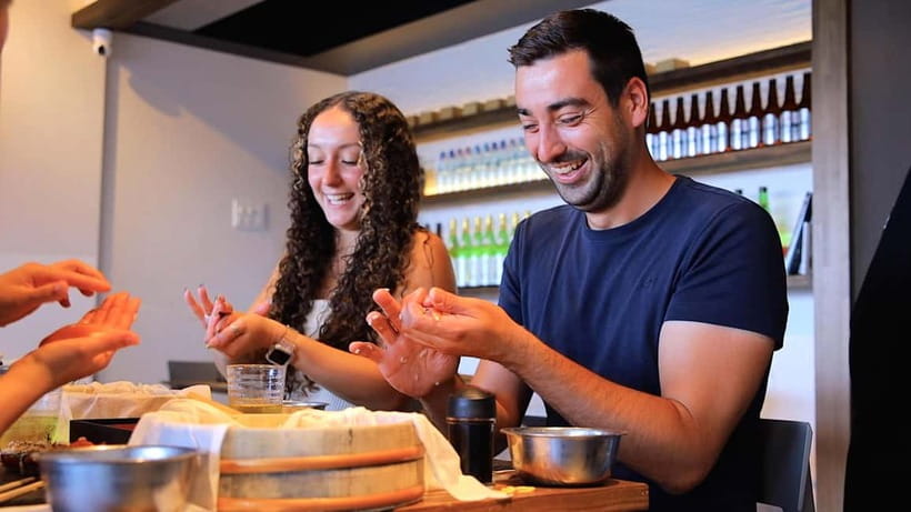 Osaka: Roll and Authentic Sushi Making Class in Dotonbori - A Short Sushi Quiz Sets the Tone
