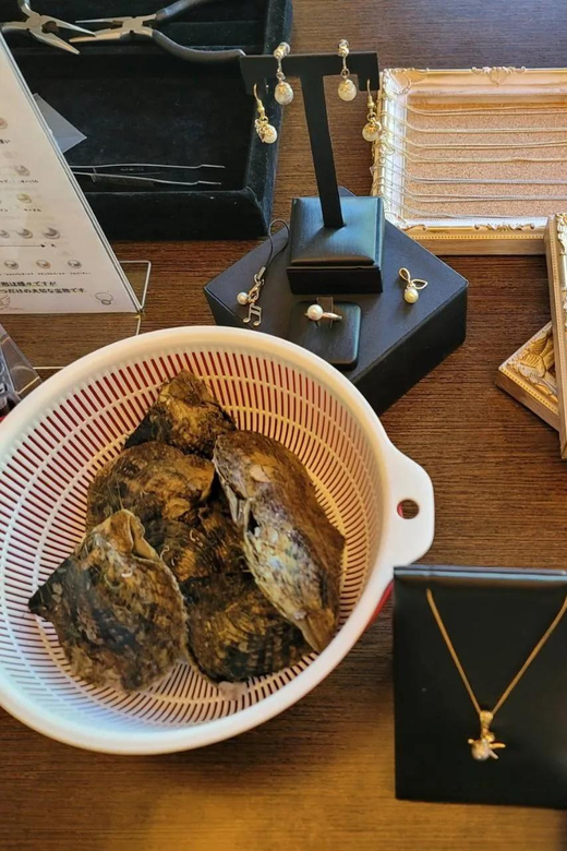 Osaka Shinsaibashi Pearl extraction experience - What is included for $22