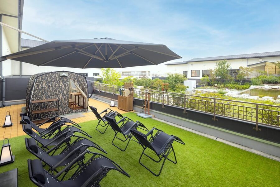 Osaka: Solaniwa Onsen Hot Spring Visit - The Tenku Garden, 3,000 Square Meters Above the City