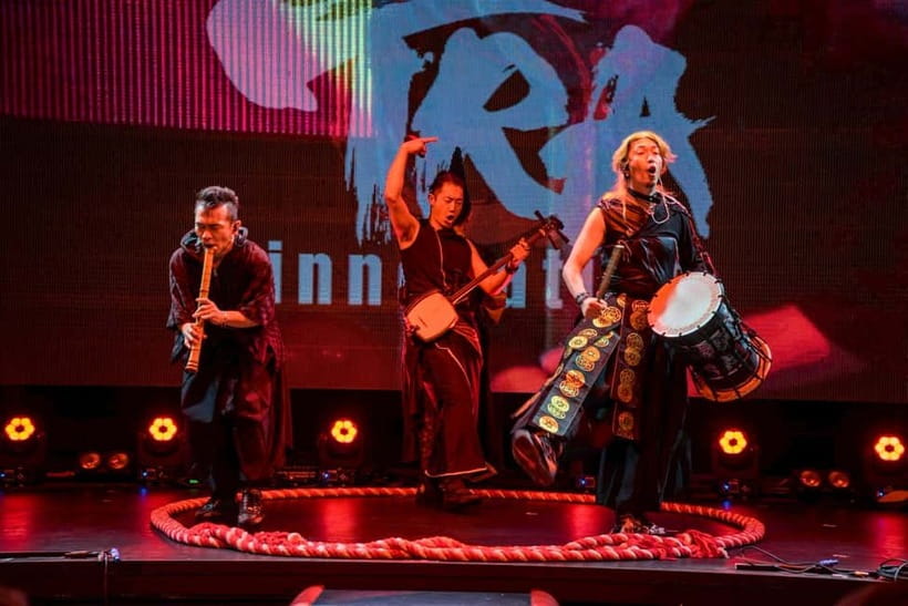 Osaka:SUMO BEATS SHOWCASE: Taiko Drum and Wagyu burger! - A sumo show with a nightclub setting