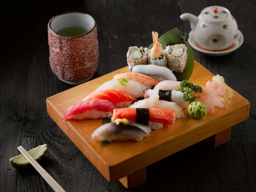 Osaka: Sushi Making Class and Dotonbori Food Tour - Timing the 150-Minute Afternoon