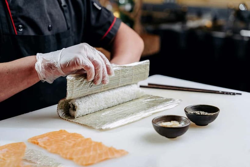 Osaka: Sushi Making Class and Dotonbori Food Tour - Should You Book the Sushi and Dotonbori Tour?