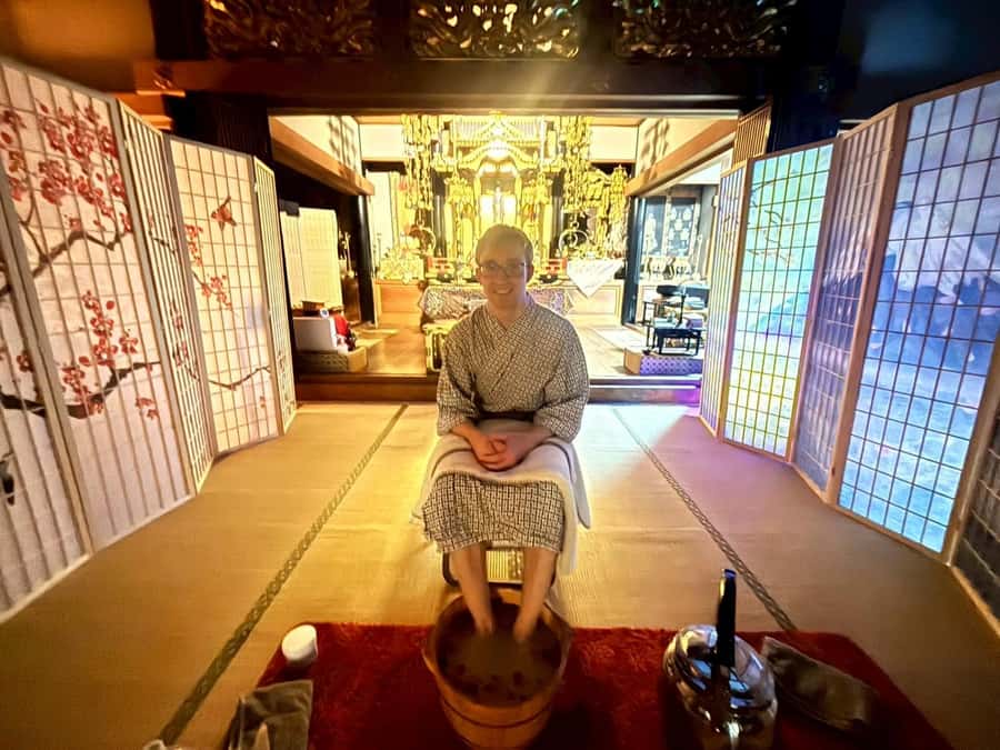 Osaka Temple Cool Foot Bath & Matcha Experience〈45min〉 - The hosts and the feel of the 45 minutes