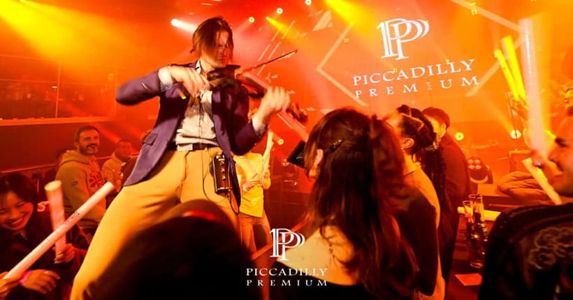 Osaka Umeda:PICCADILLY LIVE SHOW & NIGHTCLUB TICKET & Shisha - The live singers, DJs, lights, and screen production