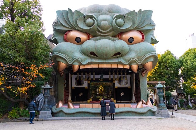 Osaka Unveiled Private Tour: Bustling Streets to Serene Shrines - What the private guide changes