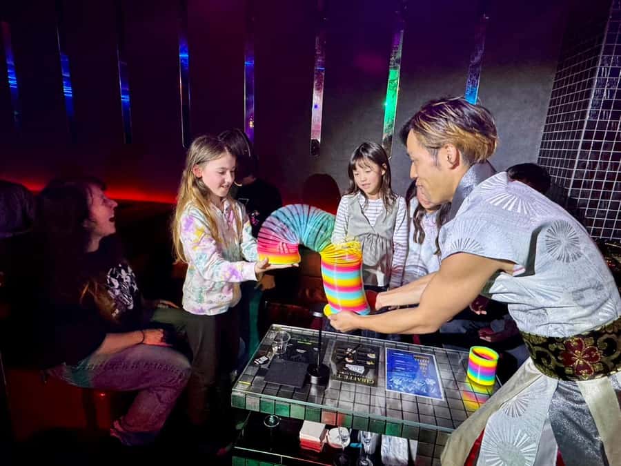 OSAKA VARIETY ACT SHOW - What the three-hour evening is like