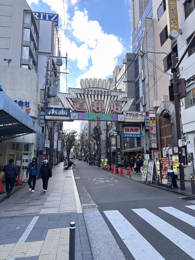 Osaka: Visit the must-see places. - Kuromon Market and the price of eating well
