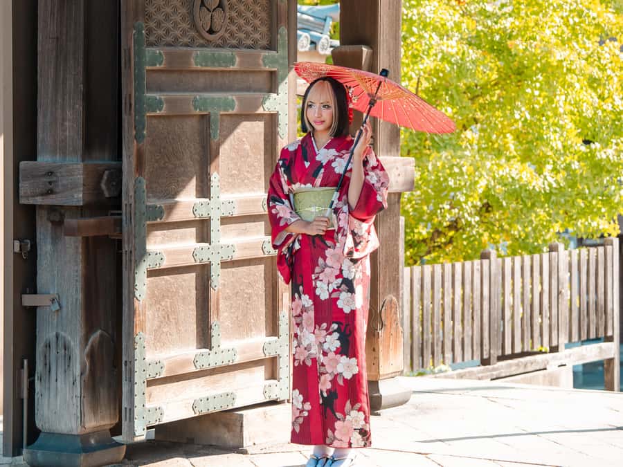Osaka: Yukata Rental 90mins Plan for Adults - Osaka Castle and other sights require careful planning