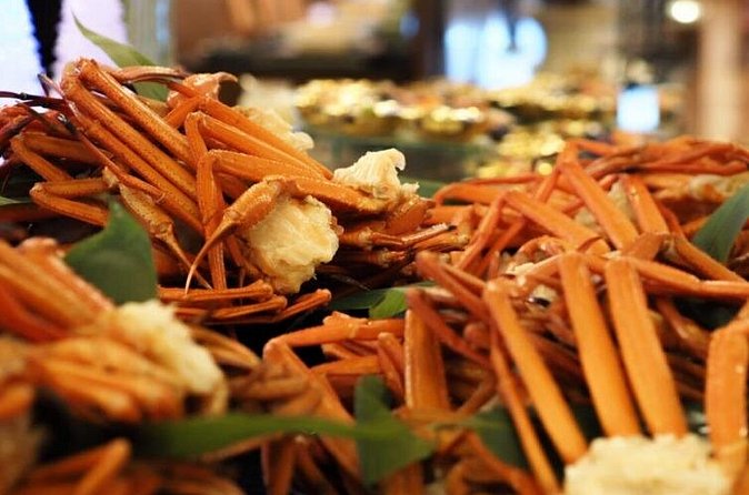 Play with Snow Crab Buffet Lunch and Strawberry Picking Bus Tour - Who should book this tour?