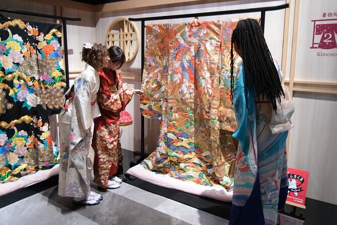 Premium Kimono Dressing, Tea Ceremony, Calligraphy, Samurai show - A three-hour cultural session in Shinsaibashi