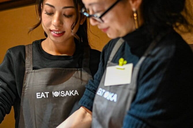 【Private】Sushi Making Osaka! Omakase Cooking Class in Japan! - Eating what you make in the second half