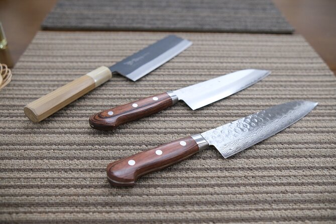 Sakai - Knife Factory and Craft Walking Tour - Learning the traditional sharpening method