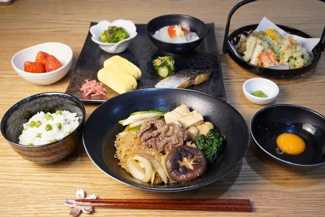 Seasonal Japanese Culture Osaka Paint and Wine Experience - A gallery break and time to chat