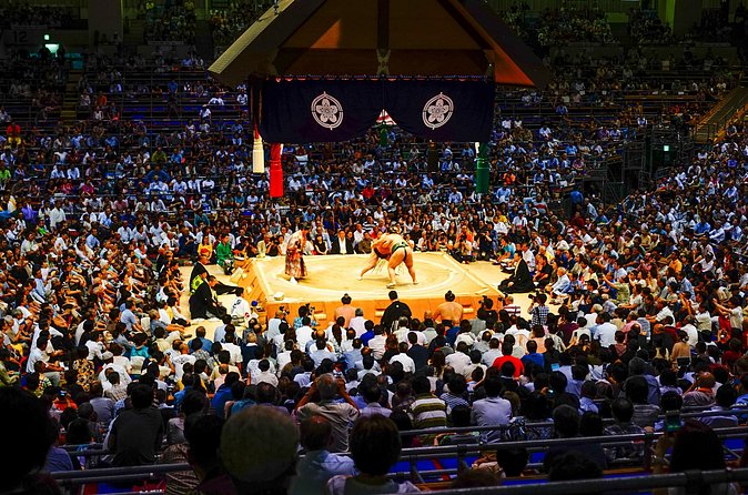 Sumo Tournament Experience in Osaka - Meeting near EDION Arena Osaka