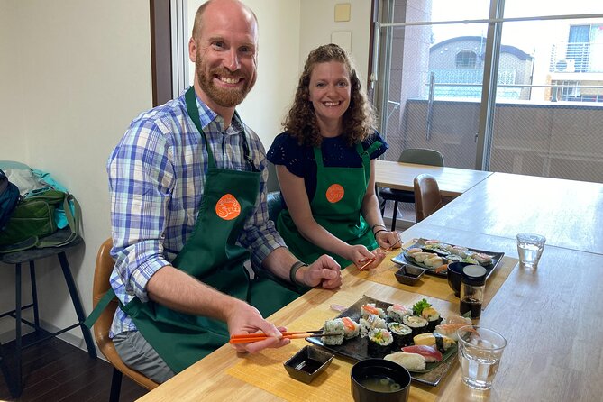 Sushi Class in Osaka Dotonbori - First Lesson: Salad Roll With Egg and Nori