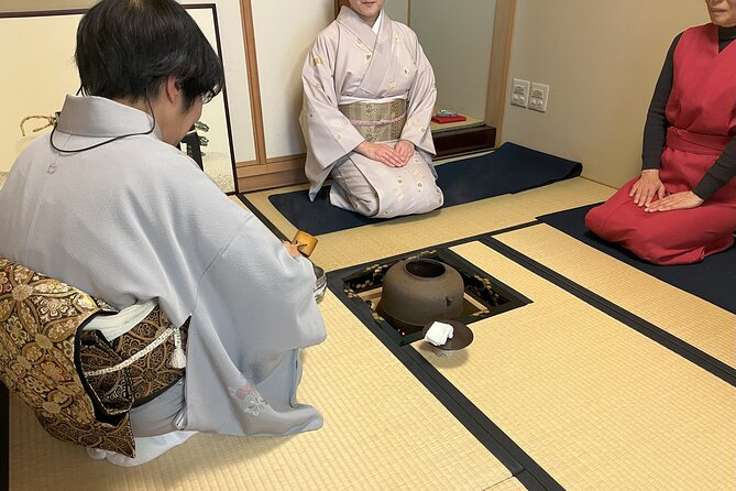 Tea ceremony experience in Osaka with a small group - Watching the matcha demonstration