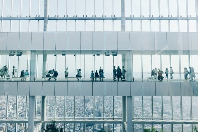 Umeda Sky Building KUCHU-TEIEN OBSERVATORY - Who will enjoy this observatory most?