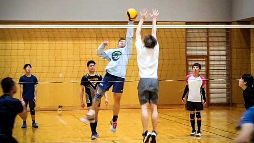 Volleyball in Osaka, Kobe & Kyoto with locals! - Who will enjoy this most
